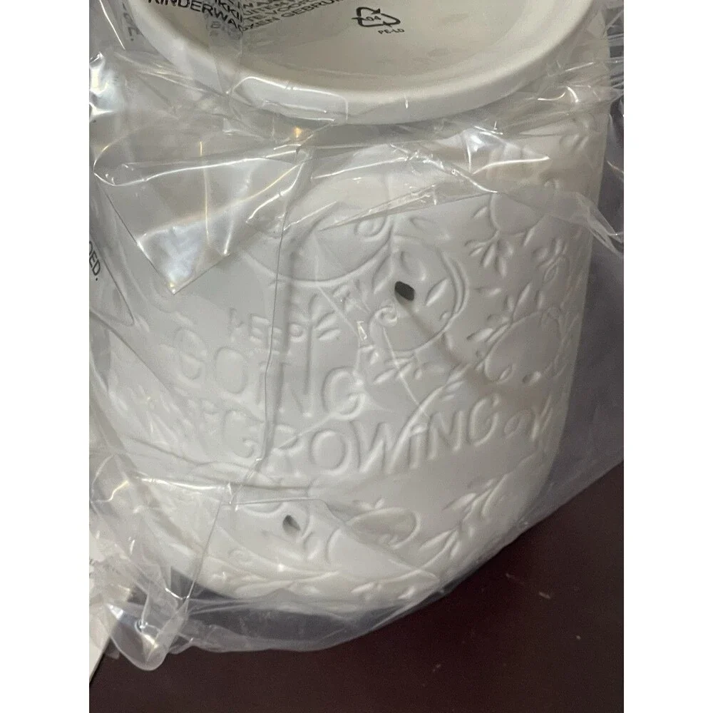 Scentsy Keep Going, Keep Growing Electric Ceramic Oil/Wax Warmer Plug-In White